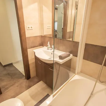 Sunny House By The Riverside Apartmán *