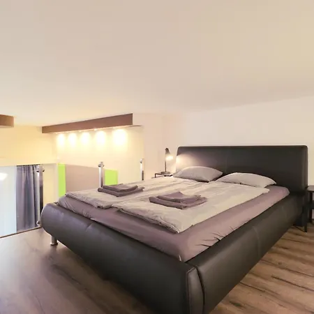 Sunny House By The Riverside Apartmán